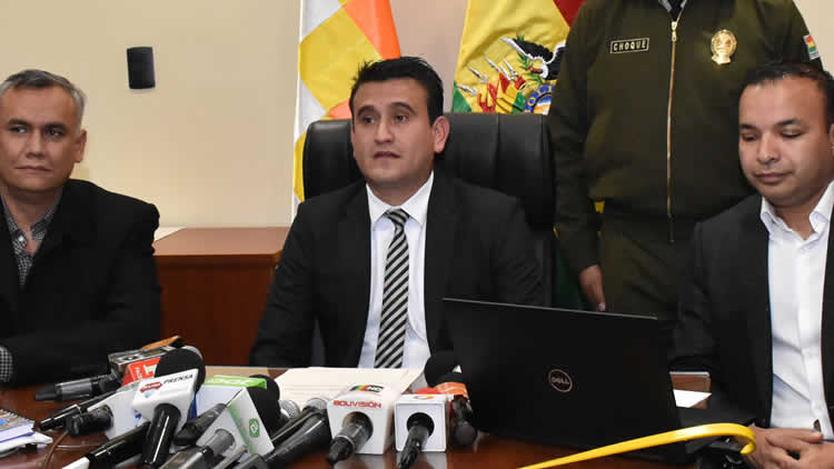 Álvaro Guzmán, ministro de Energías. Álvaro Guzmán, ministro de Energías.