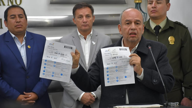 Arturo Murillo, ministro de Gobierno, en conferencia de prensa.