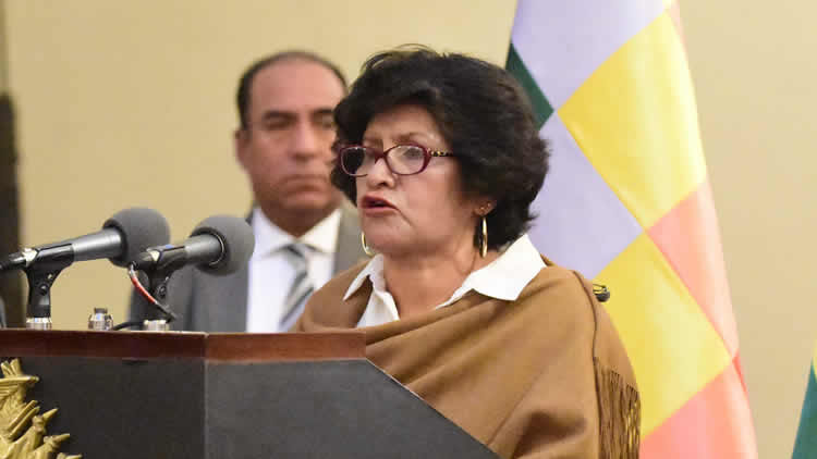 Virginia Patty Torrez, Ministra de Educación. Virginia Patty Torrez, Ministra de Educación.