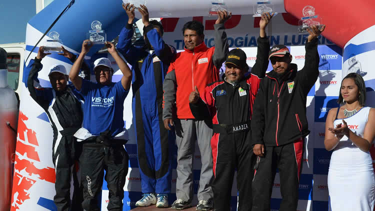 Podio de ganadores del circuito “Virgen de Letanías” en Viacha.