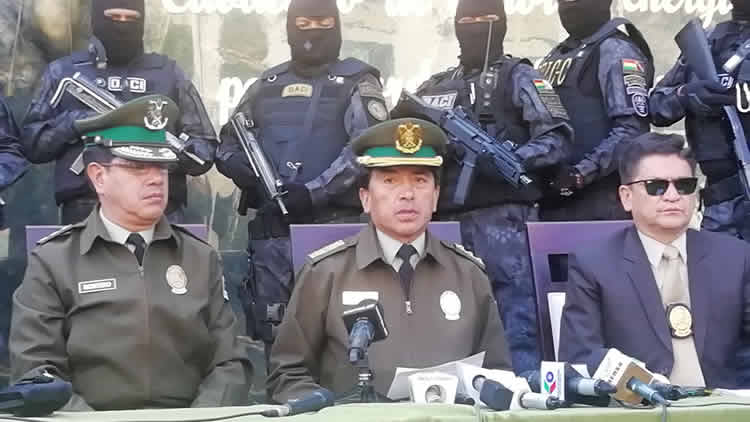 Johnny Coronel, subcomandante general de la Policía, en conferencia de prensa.