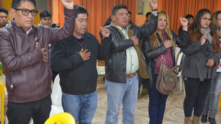 Juran los nuevos miembros del directorio de Importadores Bolivianos en Automotores.