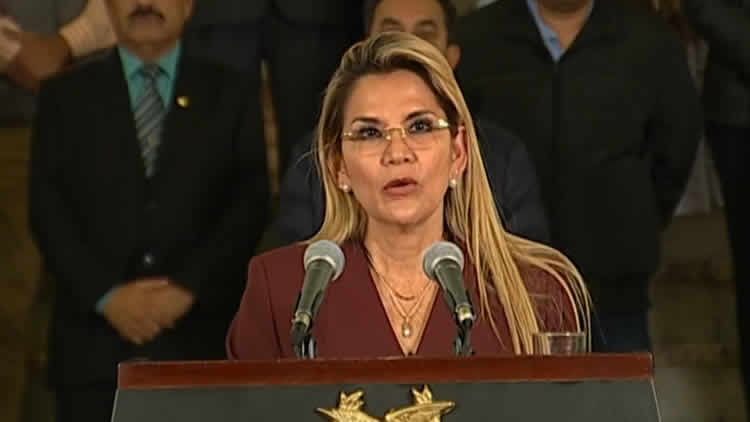 La presidenta, Jeanine Áñez, en mensaje al pueblo boliviano.