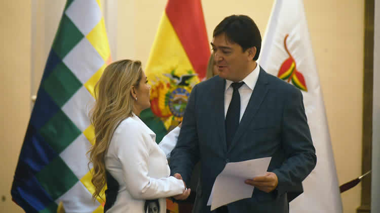 José María Cabrera es posesionado como nuevo Procurador General del Estado. José María Cabrera es posesionado como nuevo Procurador General del Estado.