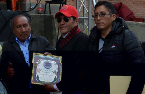 Dirigentes de la FSTPEA recibieron aplausos por parte de los sindicatos y federaciones Dirigentes de la FSTPEA recibieron aplausos por parte de los sindicatos y federaciones