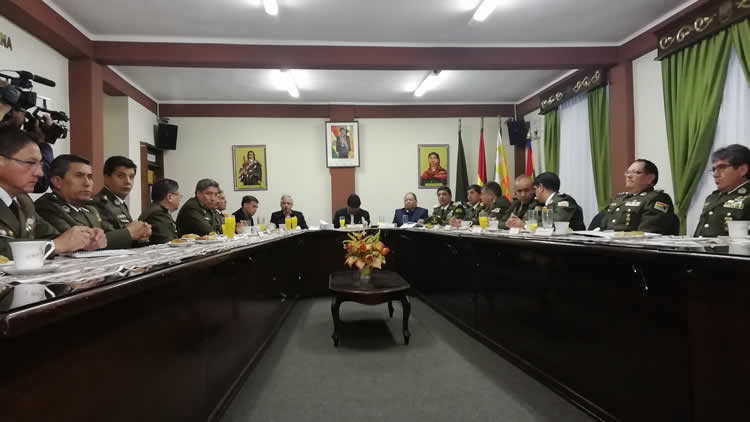 Reunión de la Policía boliviana con el presidente Evo Morales.