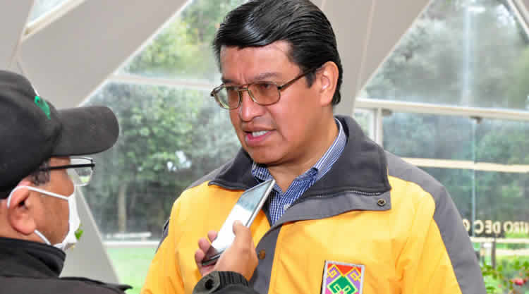 El director de Salud de la alcaldía de El Alto, José Ríos, en contacto con la prensa.