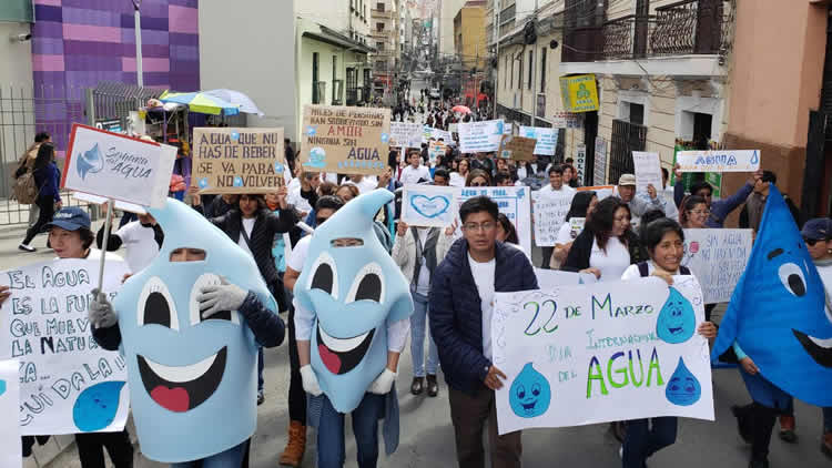 Marcha en La Paz para concienciar sobre el uso racional y cuidado del agua.