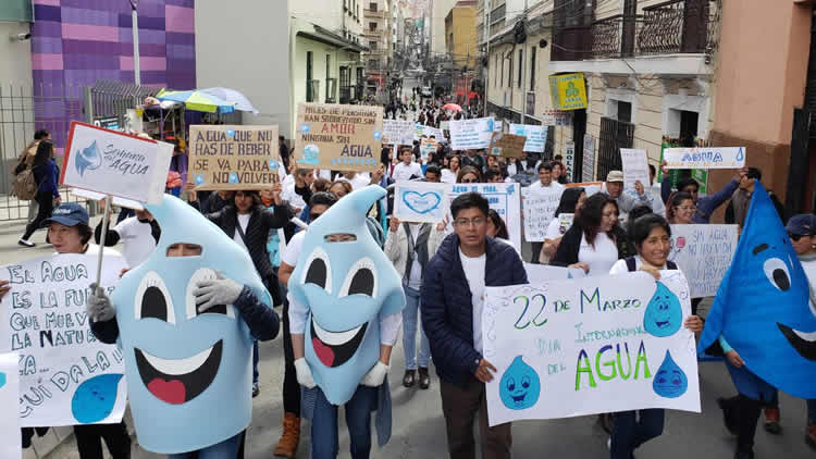 Marcha en La Paz para concienciar sobre el uso racional y cuidado del agua. Marcha en La Paz para concienciar sobre el uso racional y cuidado del agua.