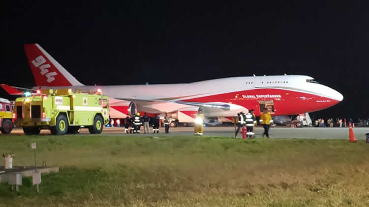 El Boeing 747-400 “SuperTanker” aterrizó a la 01.37 en el aeropuerto Internacional Viru Viru.