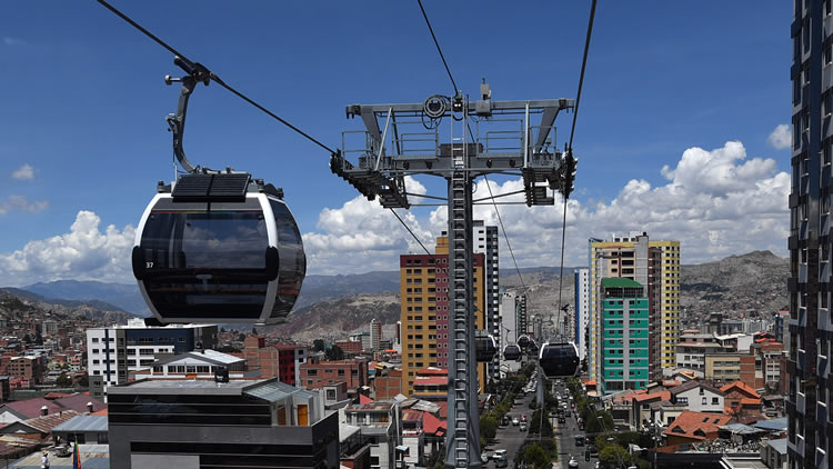 Teleférico en al ciudad de La Paz y El Alto. Teleférico en al ciudad de La Paz y El Alto.