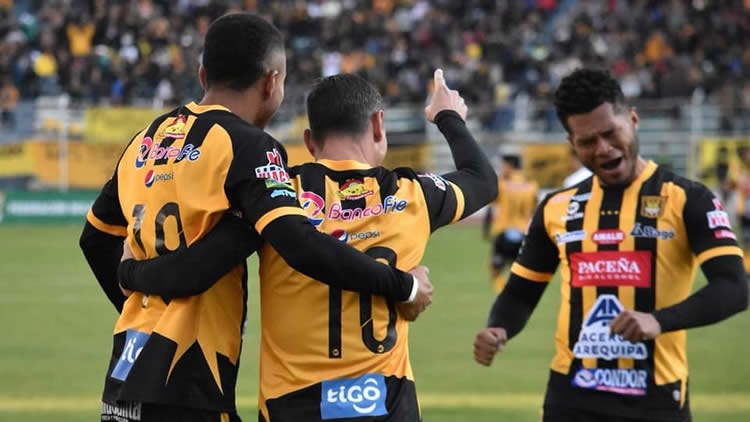 The Strongest festeja la victoria de 2-1 contra Oriente Petrolero The Strongest festeja la victoria de 2-1 contra Oriente Petrolero