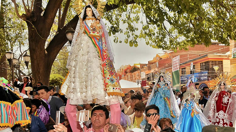 Jornada de la eucaristía en honor a la Virgen de Urkupiña