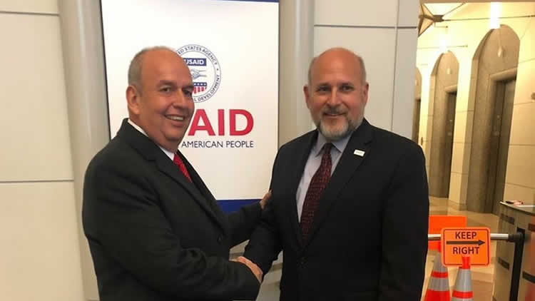 El ministro de Gobierno, Arturo Murillo en reunión con el Administrador Adjunto para América Latina y el Caribe de la USAID, John Barsa.