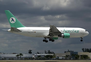 Un avión de Aerosur que despegó con destino a la ciudad argentina de Salta retornó al aeropuerto de Santa Cruz