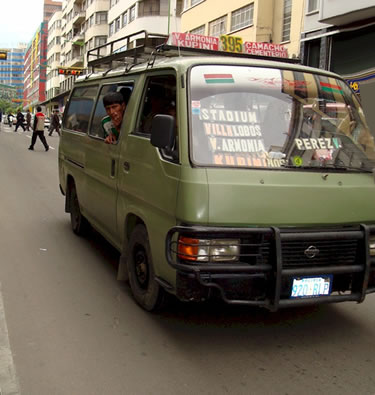 Minibús en La Paz