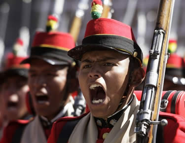 Regimiento Colorados de Bolivia participará en los actos de conmemoración del 130 aniversario de la Batalla del Campo de la Alianza.