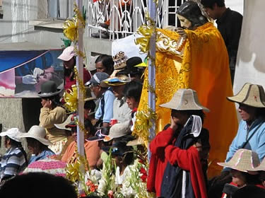 Las actividades en la ciudad de La Paz se paralizaron por la ostentosa y colorida entrada del Gran Poder