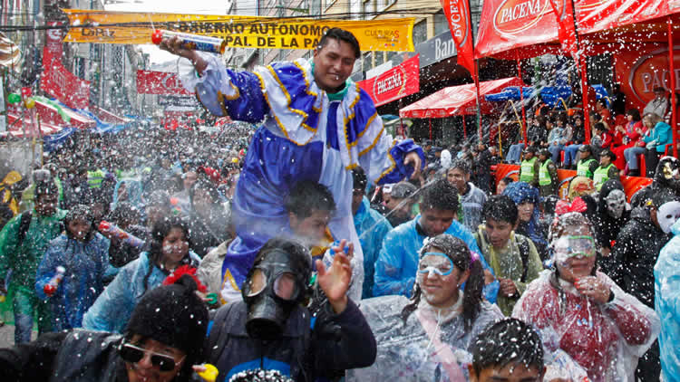 Prohiben uso y derroche del agua en carnaval.