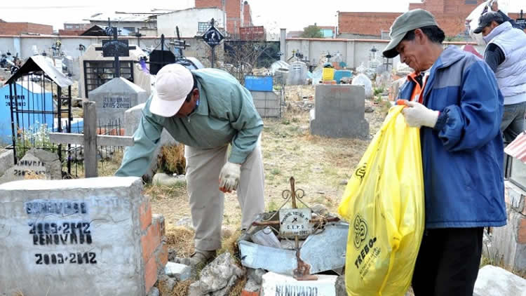 Uno de los cementerios de El Alto.