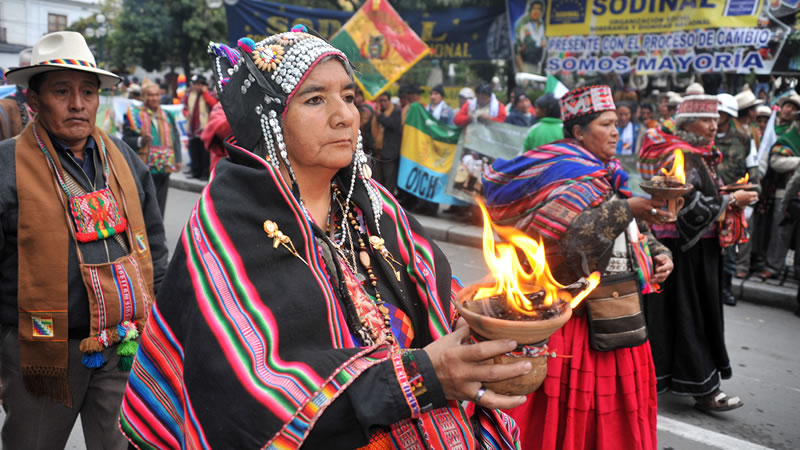 12 de octubre, el Día de la Descolonización en el Estado Plurinacional de Bolivia