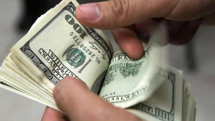 El dólar en Bolivia mantiene tipo de cambio en 6,96 bolivianos desde hace 5 años.