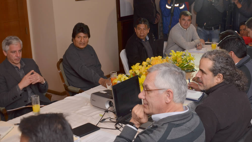 El presidente Evo Morales se reune con el Consejo para la defensa de las Aguas del Silala