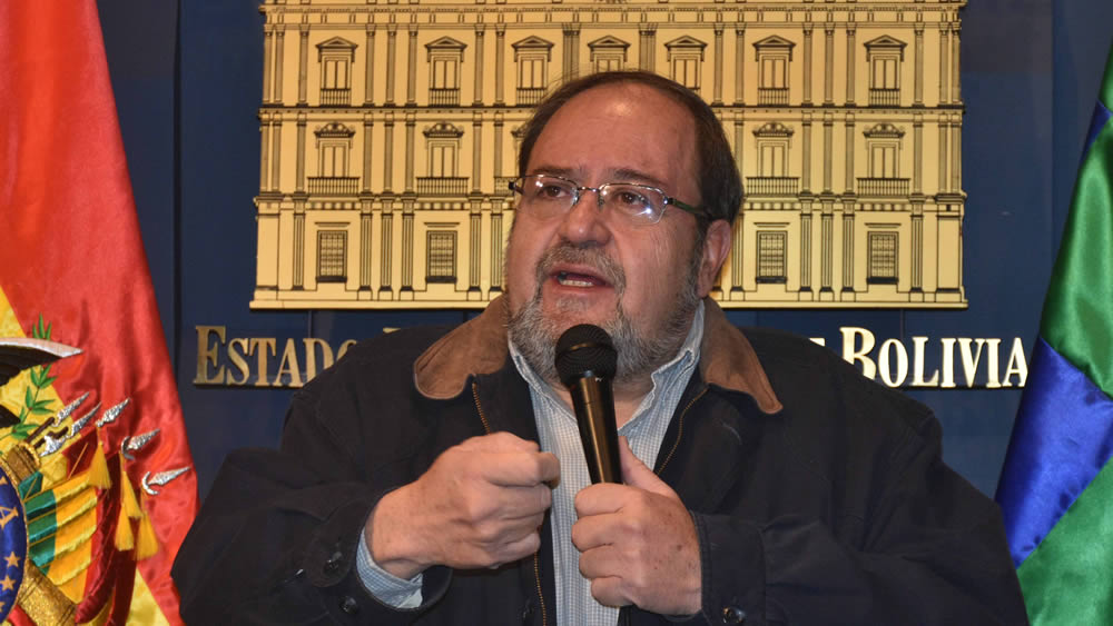 Roberto Aguilar, ministro de Educación.