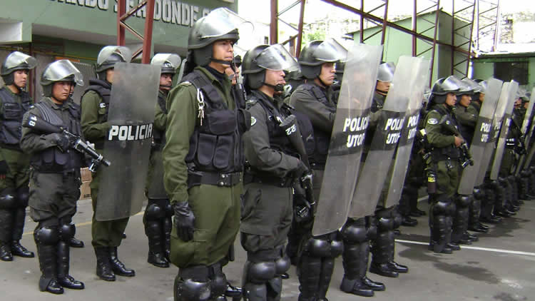 Policía Boliviana.