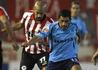 Ronald Eguino y Wálter Flores arreglaron ayer con la Academia para la temporada 2011