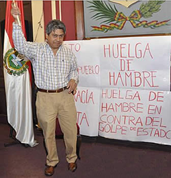 Mario Cossío, gobernador de Tarija, se declaró en huelga de hambre.