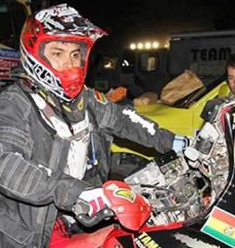 El piloto boliviano Juan Carlos Salvatierra, montado en una Honda, hizo una gran carrera en la etapa de Copiapó.