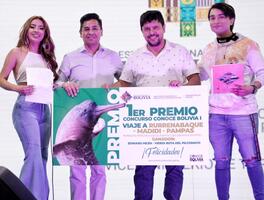 Premian a ganadores del concurso “Conoce Bolivia” en la Expocruz 2023