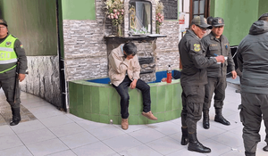 48 personas son arrestadas en bares del centro paceño