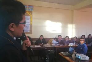 Jóvenes del colegio Boliviano Alemán reciben orientación vocacional y valores 