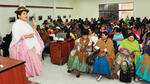 Mujeres de El Alto se capacitan en “moda y pasarela”
