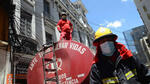 La Paz: Bomberos logran controlar el incendio el Shopping Norte