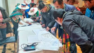 Sectores sociales levantan bloqueos en Potosí tras acuerdo con el Gobierno