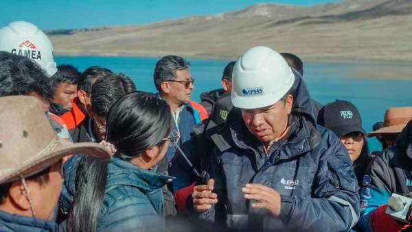 Epsas garantiza agua para El Alto, alcaldesa pide reciclar y uso responsable