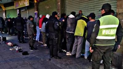 Policía de La Paz arrestó a más de 40 personas por cometer hechos delictivos