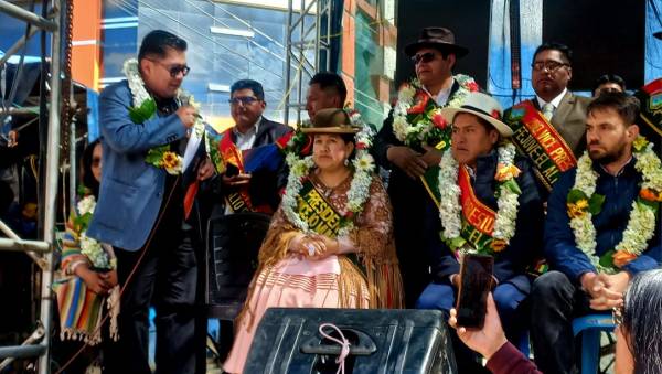 Alcaldía acompaña IV aniversario de Fejuve Sur El Alto y anuncia nuevas obras
