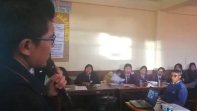 Jóvenes del colegio Boliviano Alemán reciben orientación vocacional y valores 
