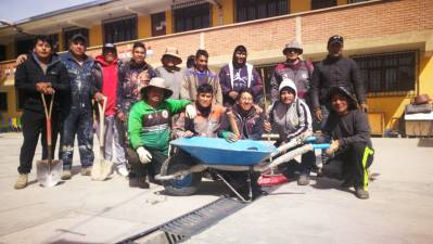 Alcaldía limpia jardineras y canaletas en el colegio Néstor Paz Zamora