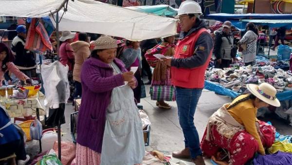Concientizan a estudiantes y vecinos contra el encendido de fogatas