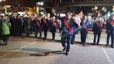UPEA sorprende con su desfile de teas 