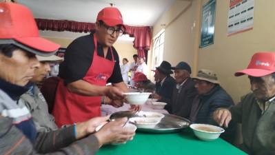 Alcaldía ofrece almuerzo solidario a más de 150 personas en situación de calle