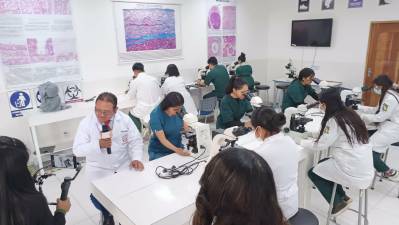 Medicina de la UPEA cerca de la acreditación mundial