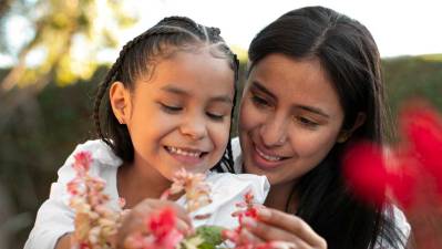 Trabajo dispone asueto de media jornada por Día de la Madre el 27 de mayo