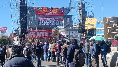 Fejuve El Alto, Fedjuve La Paz y COB realizan cabildo en La Ceja para definir nuevas medidas